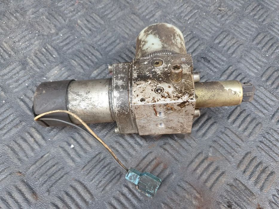 Mechanizm domykania klapy bagażnika BMW 7 (E65, E66, E67) 7202865