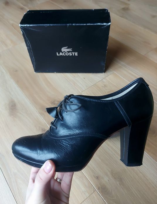 Krótkie botki wiązane, półbuty - Lacoste rozm. 38