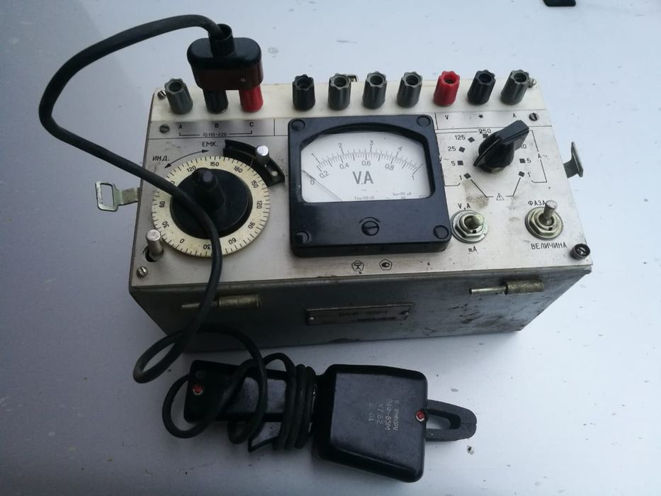 Вольтамперфазометр ВАФ-85М в рабочем состоянии.