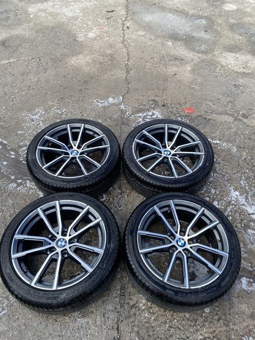 Диски бмв в отличном состоянии 5.112 r18 в сборе с резиной
