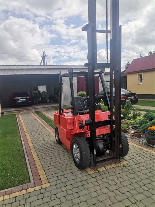 Продам навантажувач Нісан 2.5 бензин /газ