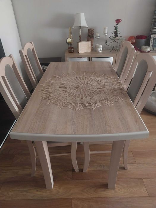 Stół rozkladany z krzesłami