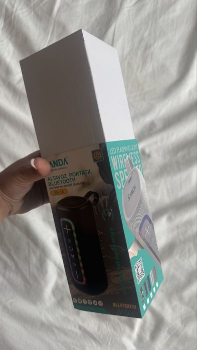 Coluna Wireless c/ Luz LED - Sanda SK-18