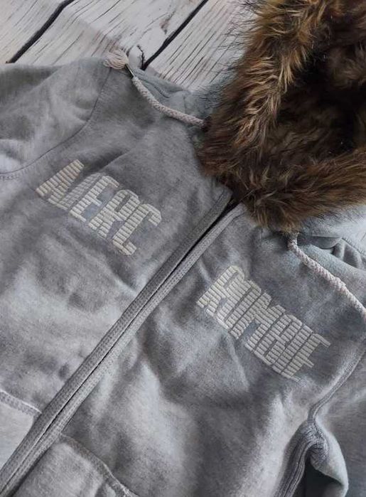 Zapinana na zamek bluza Abercrombie & Fitch