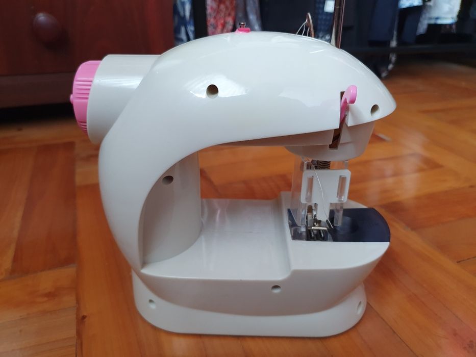 Maszyna do szycia Mini przenośna na baterie zasilacz szpule