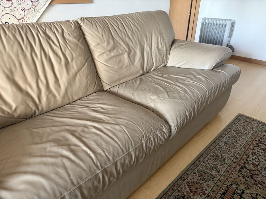 Sofa chateau d’ax em pele