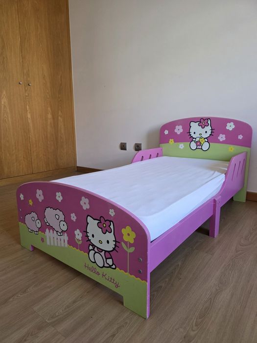 Cama Hello Kitty com colchão