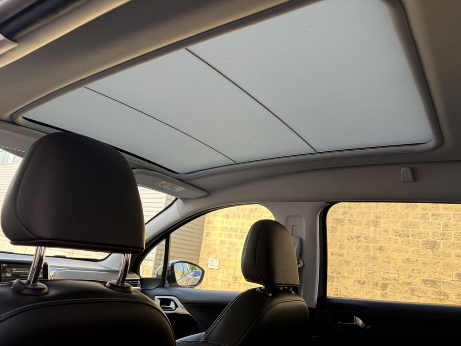 Peugeot 2008 1.2 Allure - Teto Panorâmico