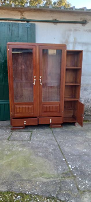 Móvel de sala/cristaleira. Preço de saldo