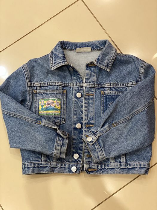 Джинсовая куртка.