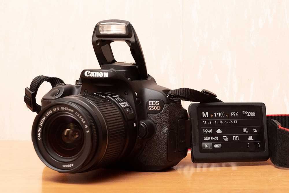 Canon EOS 650D + обʼєктив 18-55 Фотоапарат дзеркальний