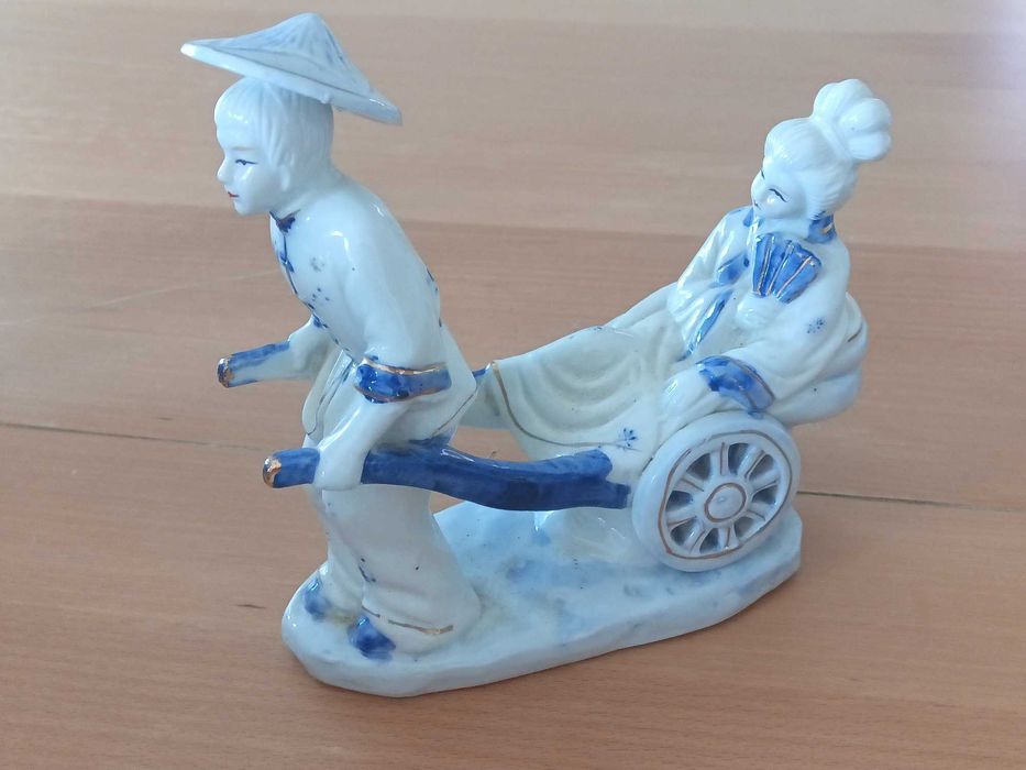 Peças de porcelana decorativas