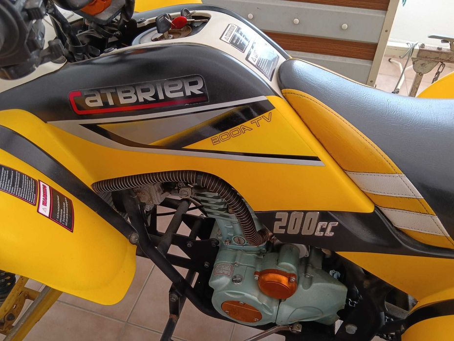 Moto 4 2011 com documentos e matricula