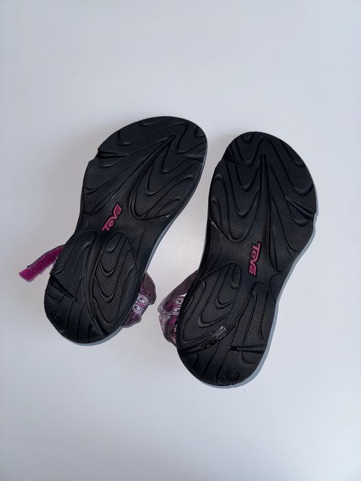 Спортивні сандалі teva