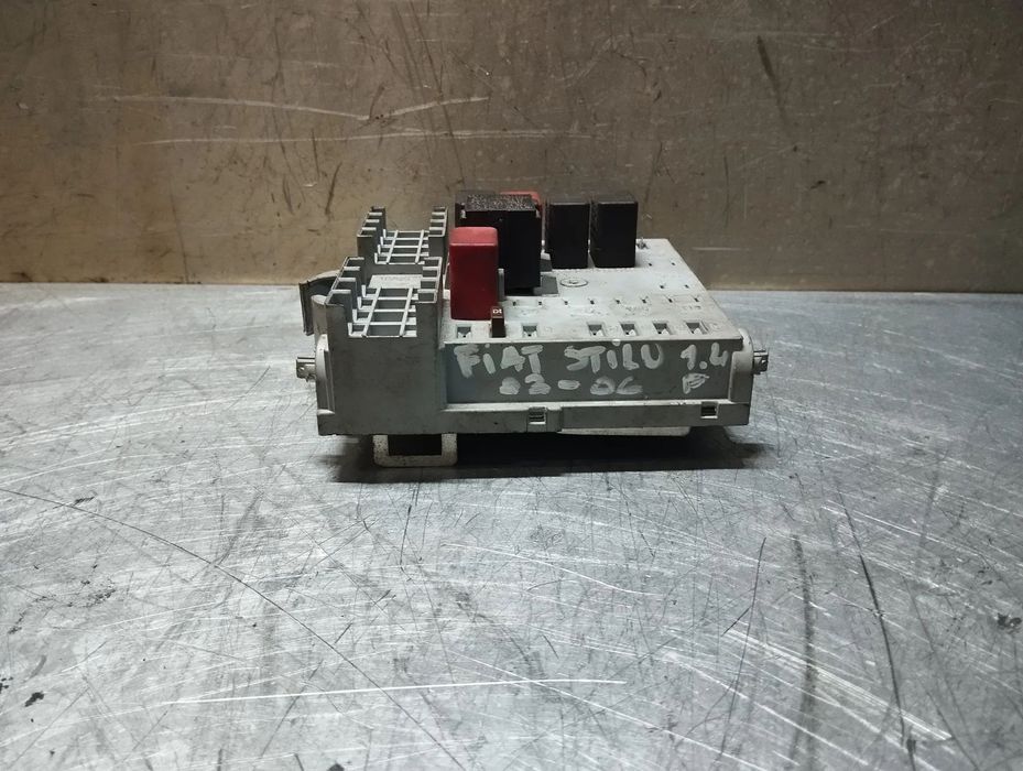 CAIXA DOS FUSIVEIS FIAT STILO REF. 51759553