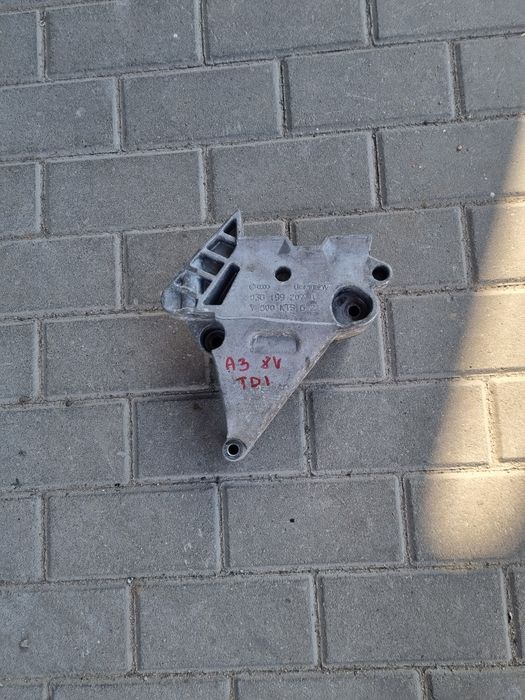 Łapa silnika Audi A3 8V