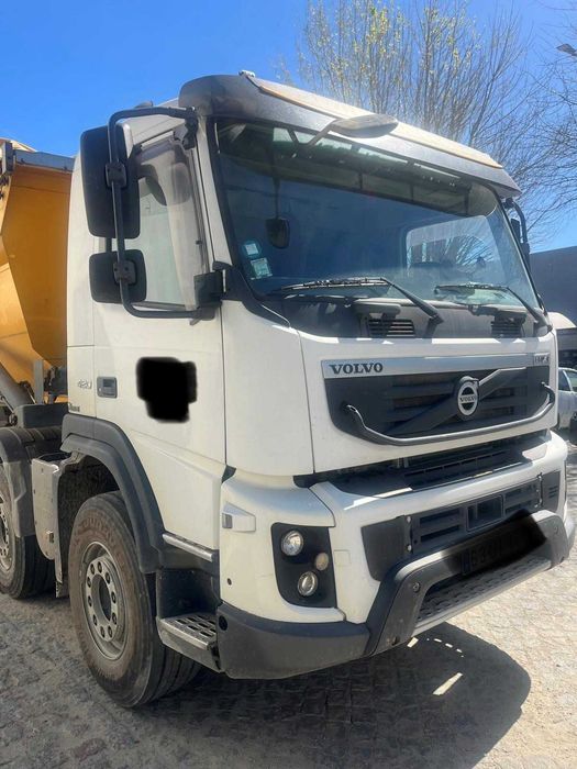 CAMIÃO VOLVO 4EIXOS