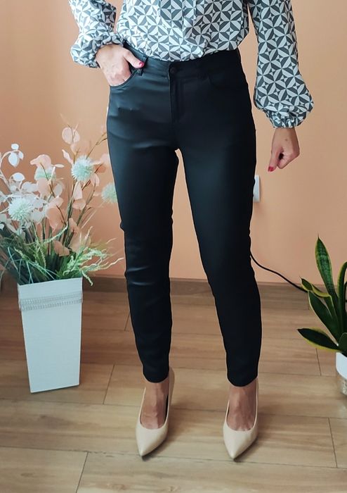 Spodnie woskowane skóra ekologiczna 36 S czarne slim rurki skinny