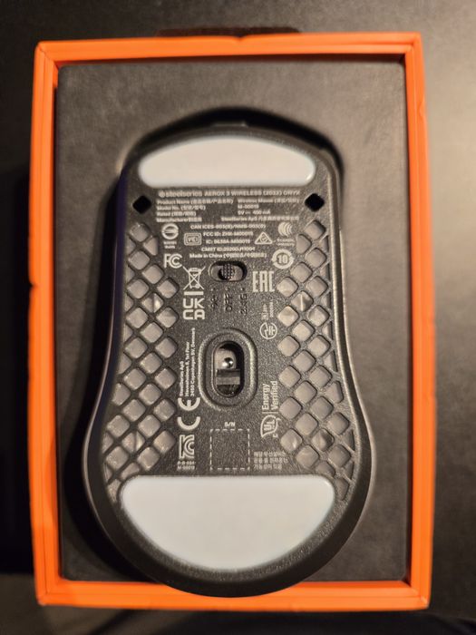 Sprzedam myszkę SteelSeries Aerox 3 Wireless (2022) – Onyx Black.