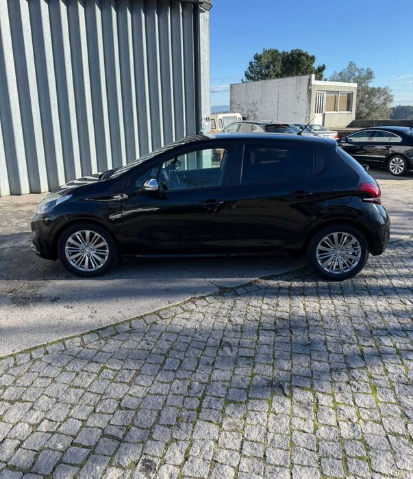 Peugeot 208 1.2 VTi Style / 11/2016 /  132.000 KM