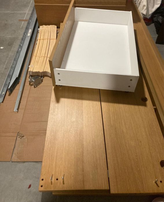 Cama casal 160x200, 4 gavetoes de arrumacao e estrado