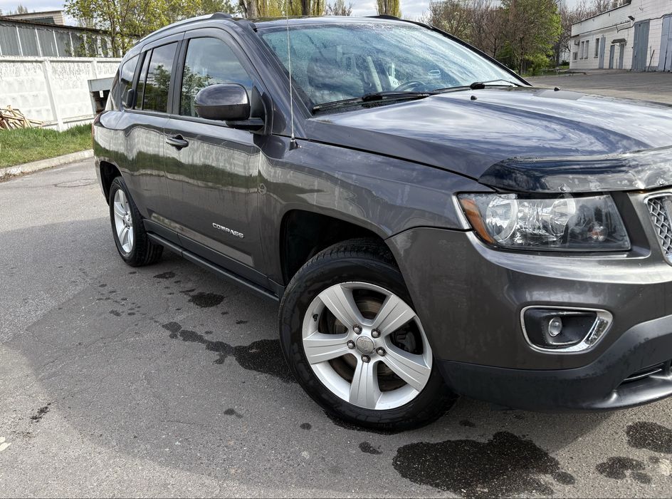 Продам Jeep Compass