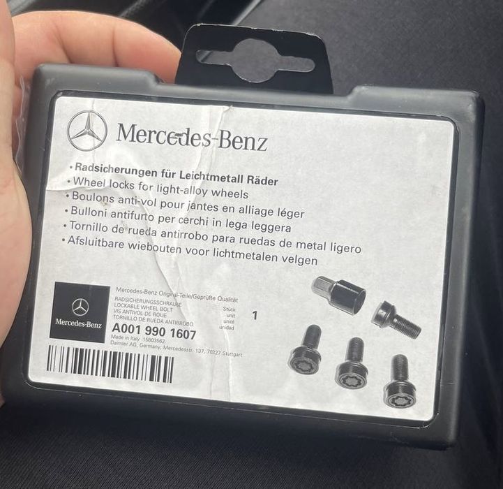 Секретні болти Mersedes A001 990 1607
