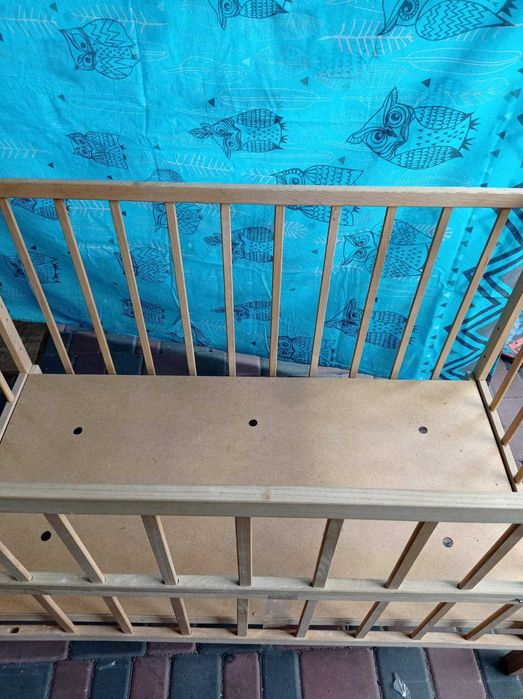 Дитяче ліжко на шарнірах