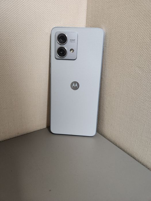 Телефон Motorola g84