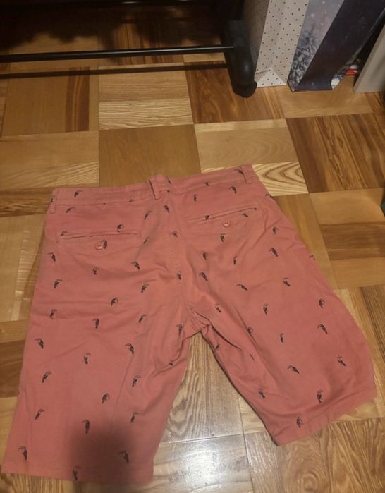 Krotkie spodenki cropp xl 38