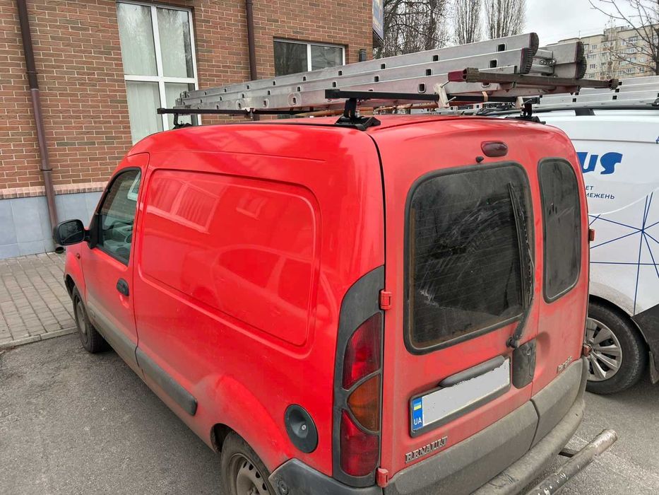 Сталеві перемички - LV штатне місце Renault Kangoo.