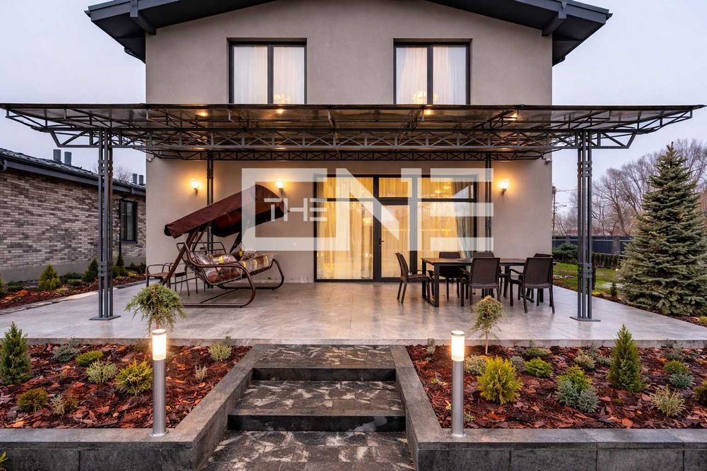 біля КМ КОНИК Шикарний автономний будінок