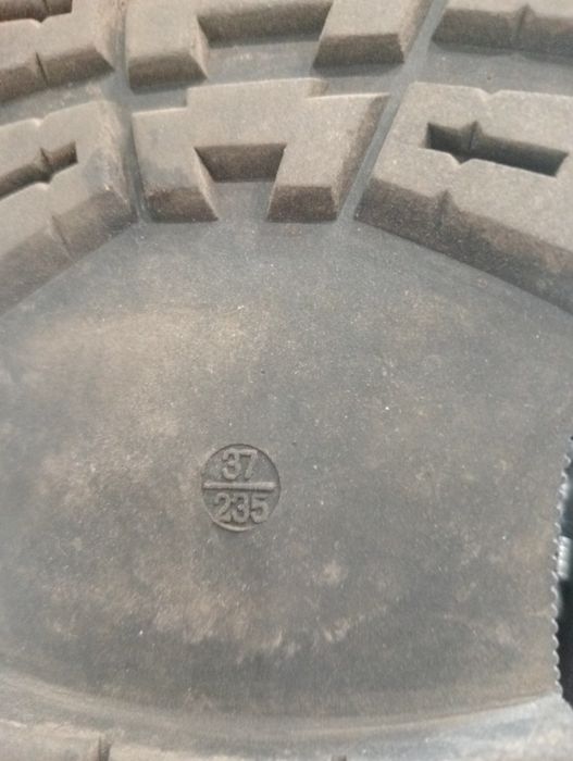 Взуття для підлітка,розмір:37,38,39 ціни різні.