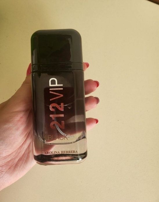 Carolina Herrera 212 Vip Black (Парфюм) 100 мл