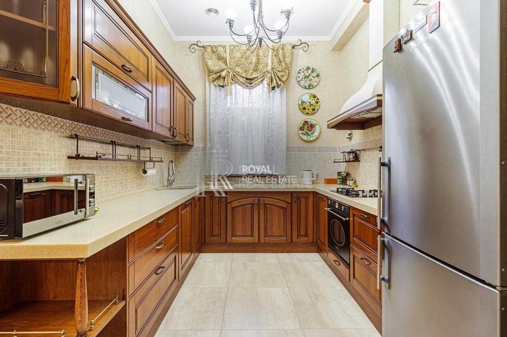 Продаж Таунхаусу 245 м2 КМ Золоті Ворота Козин Київська обл З Ремонтом