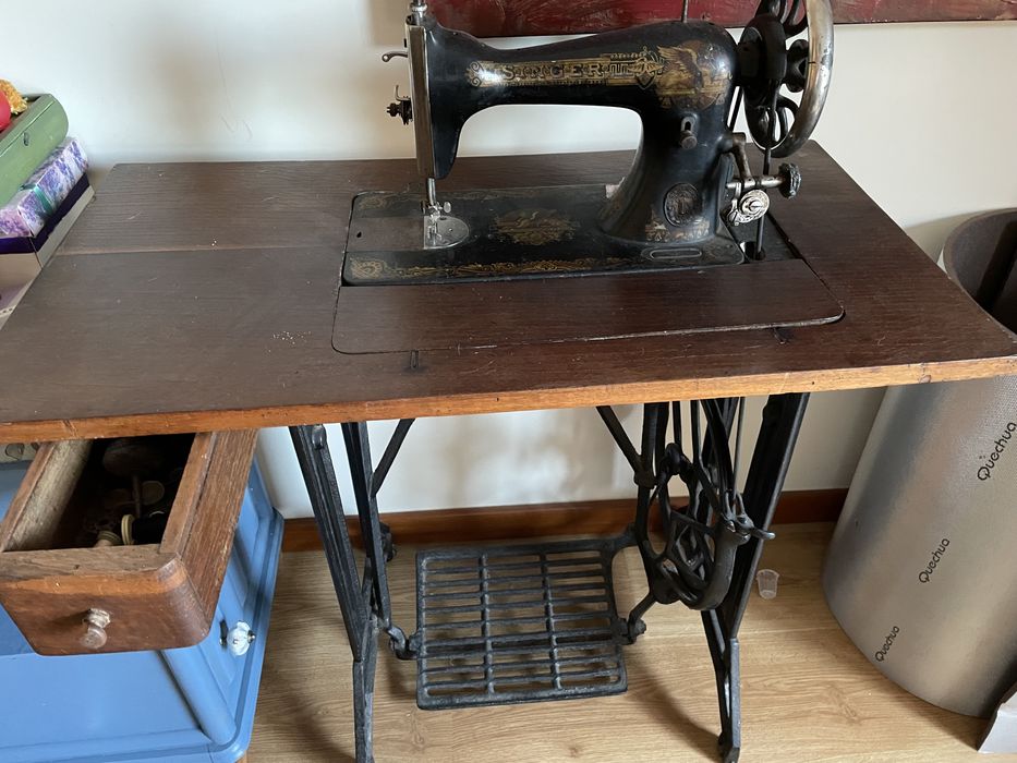 Antiguidade Máquina de costura singer