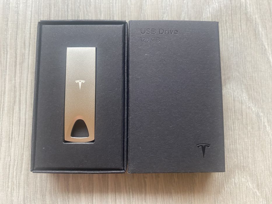 Nowy Oryginalny pendrive Tesla USB 128 GB Okazja