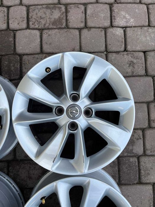 Oryginalne alufelgi Opel 4x100 15 cali Czujniki Corsa Adam Karl