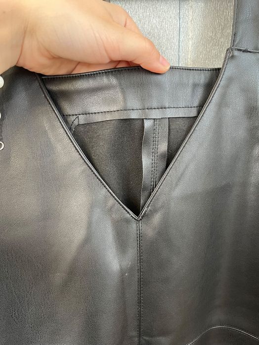 Плаття з еко шкіри