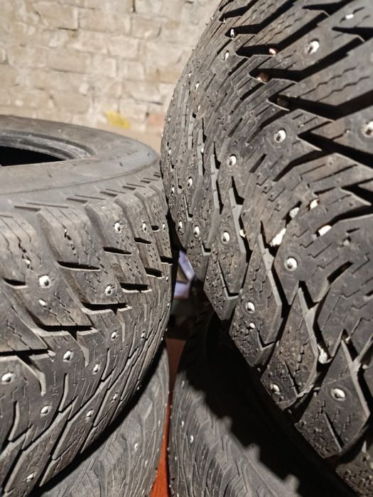 Продам резину шипованую 205 55 16