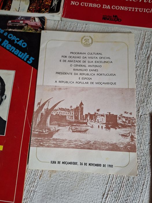 Ramalho Eanes , livros, revistas e fotografias
