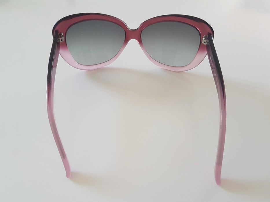 Óculos de sol VOGUE originais como novos inclui estojo