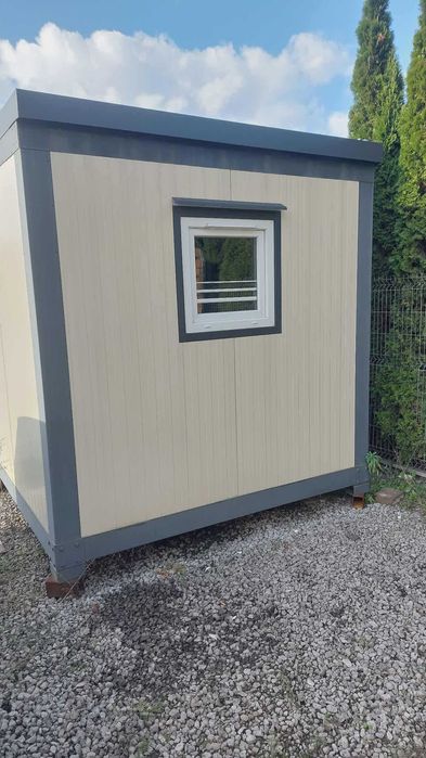 Stróżówka , kontener - 2.5x 2,5 x 2.7 h .