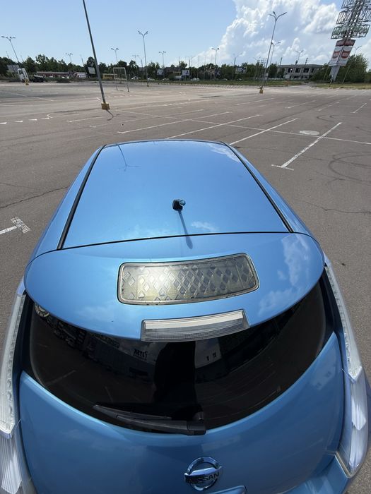 Nissan Leaf  запас хода 90 км(eco)