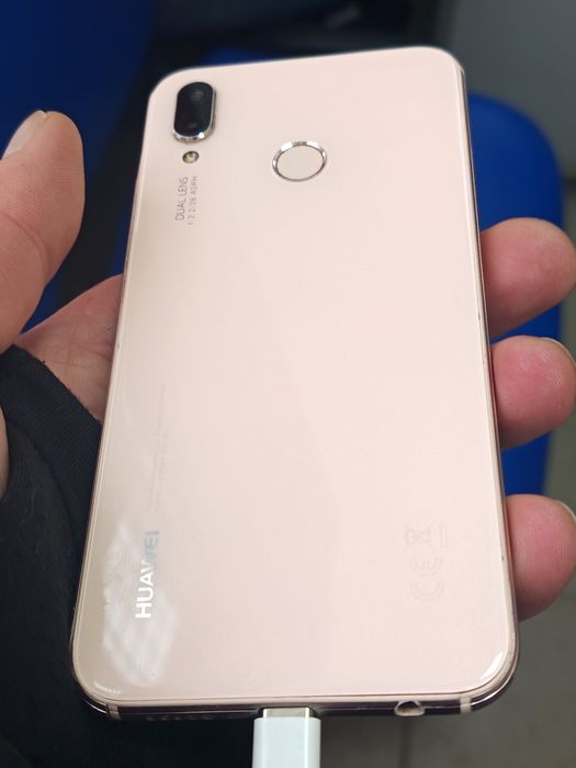 Huawei P20 Lite 4/64 gb NFC