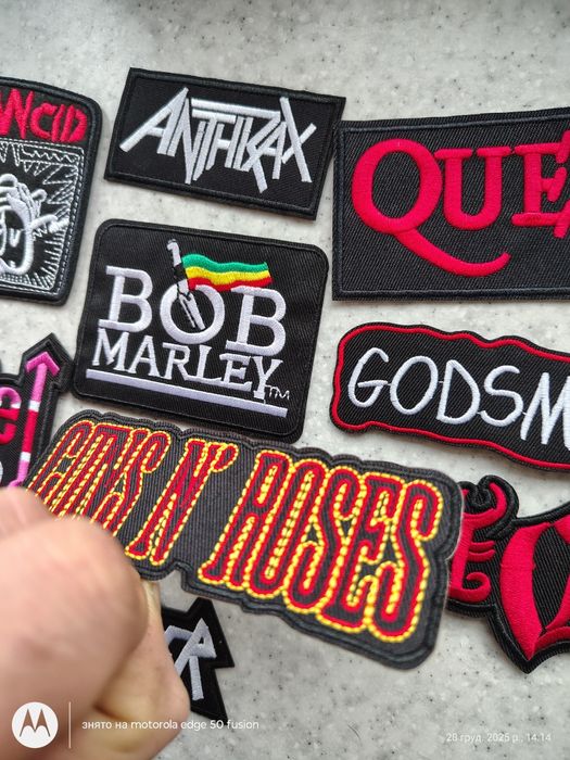 Наклейки Стильні з нанесенням праски