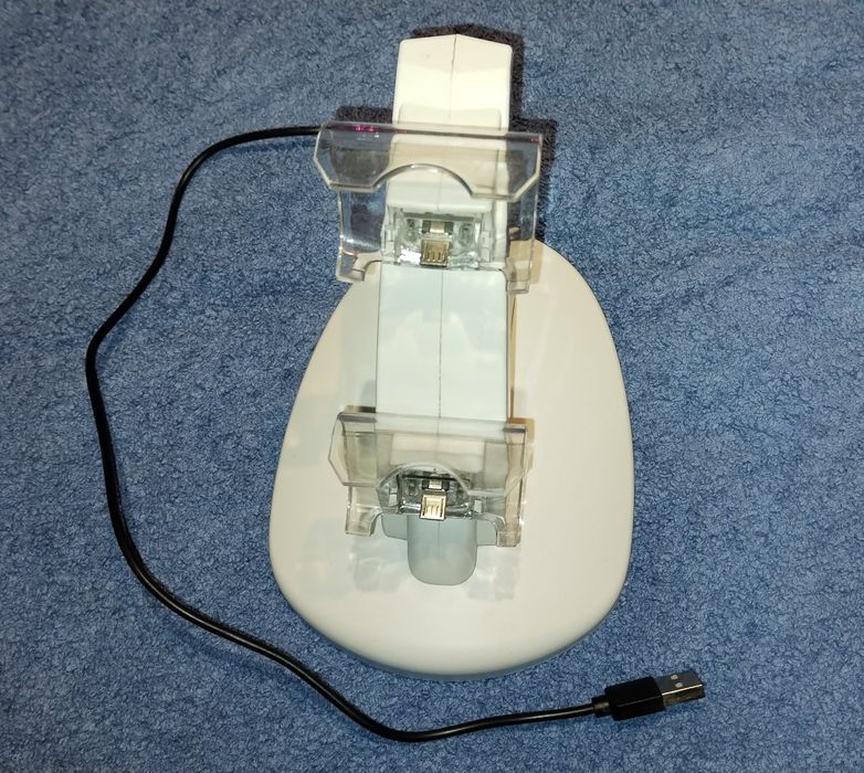 Suporte comandos PS4 Branco ou Preto