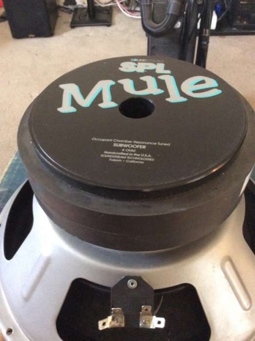 Subwoofer Soundstream SPL Mule 500 Watts + Amplificador