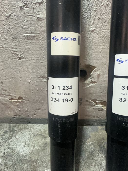 Амортизатори передні Атего