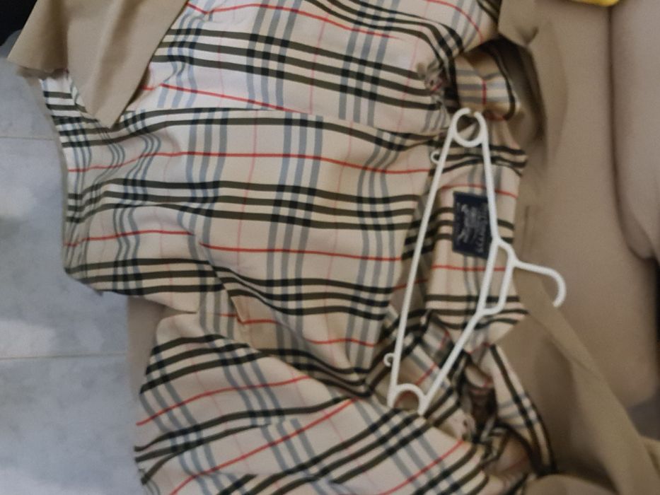 Vendo Gabardina BurBerrys (tá como novo)